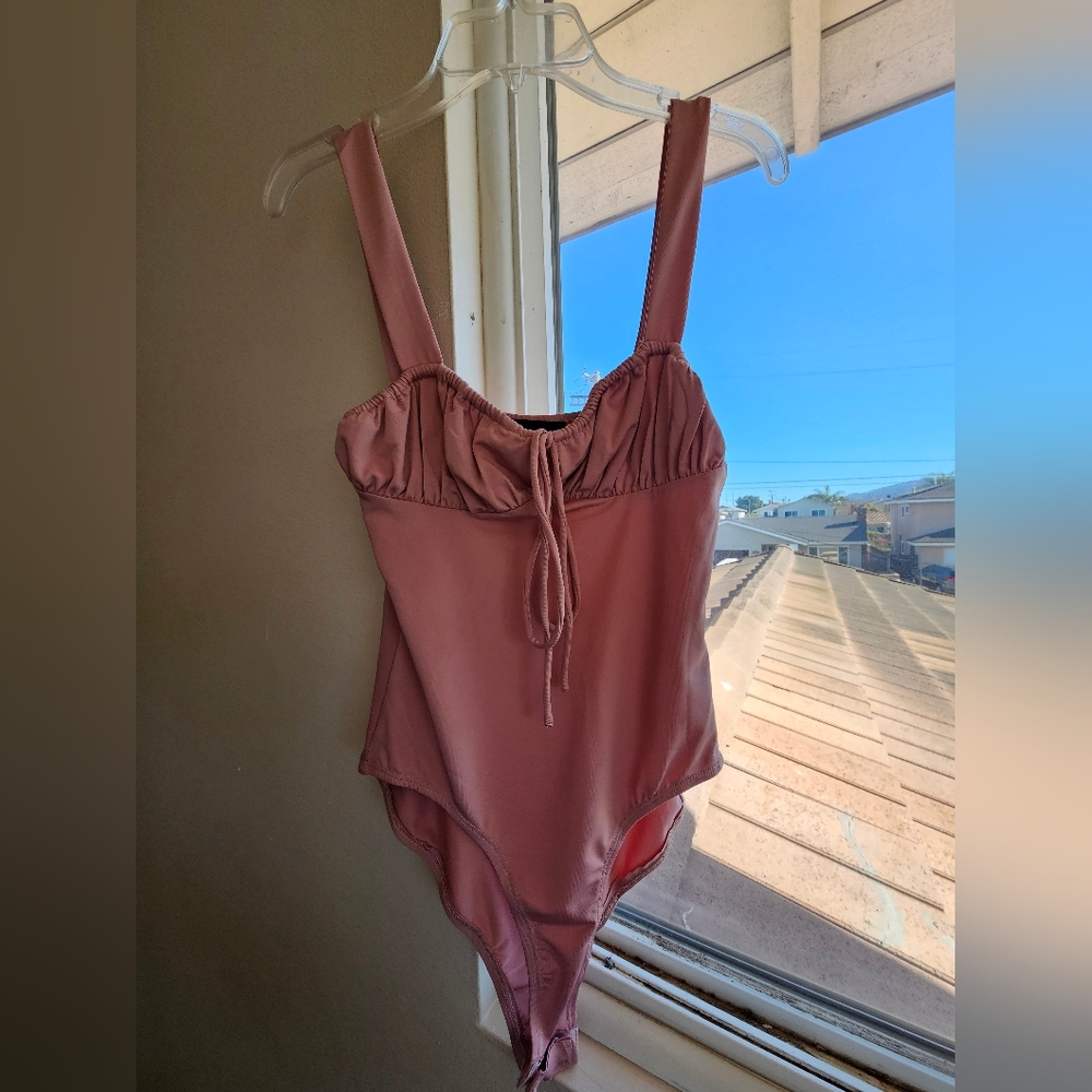 White fox pink body suit - Picture 5 of 5